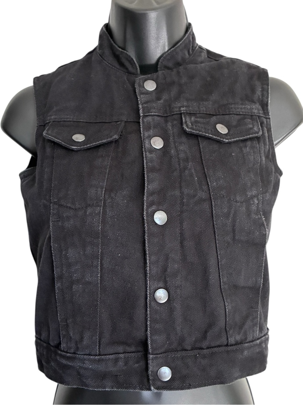 Unik Denim Faded Black Sleeveless Moto Grunge Biker Denim Vest Snap Front Sz M - Picture 1 of 8